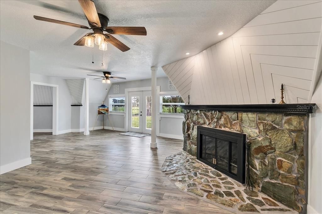 Active With Contract: $545,000 (3 beds, 3 baths, 2352 Square Feet)