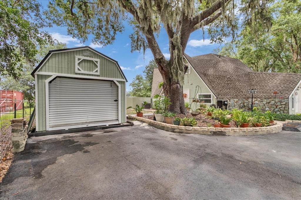 Active With Contract: $545,000 (3 beds, 3 baths, 2352 Square Feet)