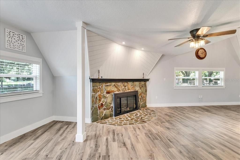 Active With Contract: $545,000 (3 beds, 3 baths, 2352 Square Feet)