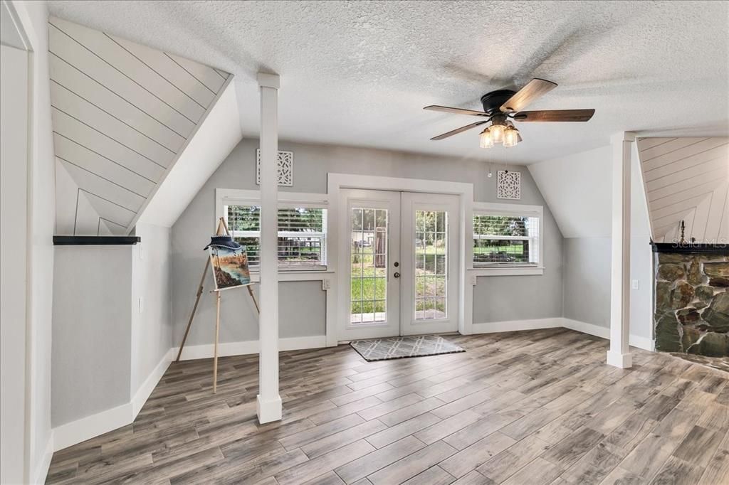 Active With Contract: $545,000 (3 beds, 3 baths, 2352 Square Feet)