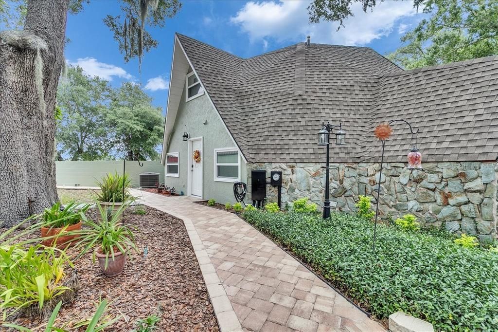 Active With Contract: $545,000 (3 beds, 3 baths, 2352 Square Feet)