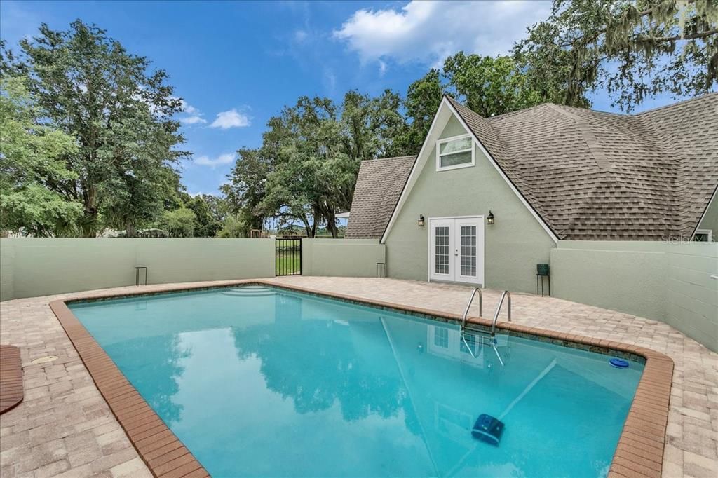 Active With Contract: $545,000 (3 beds, 3 baths, 2352 Square Feet)