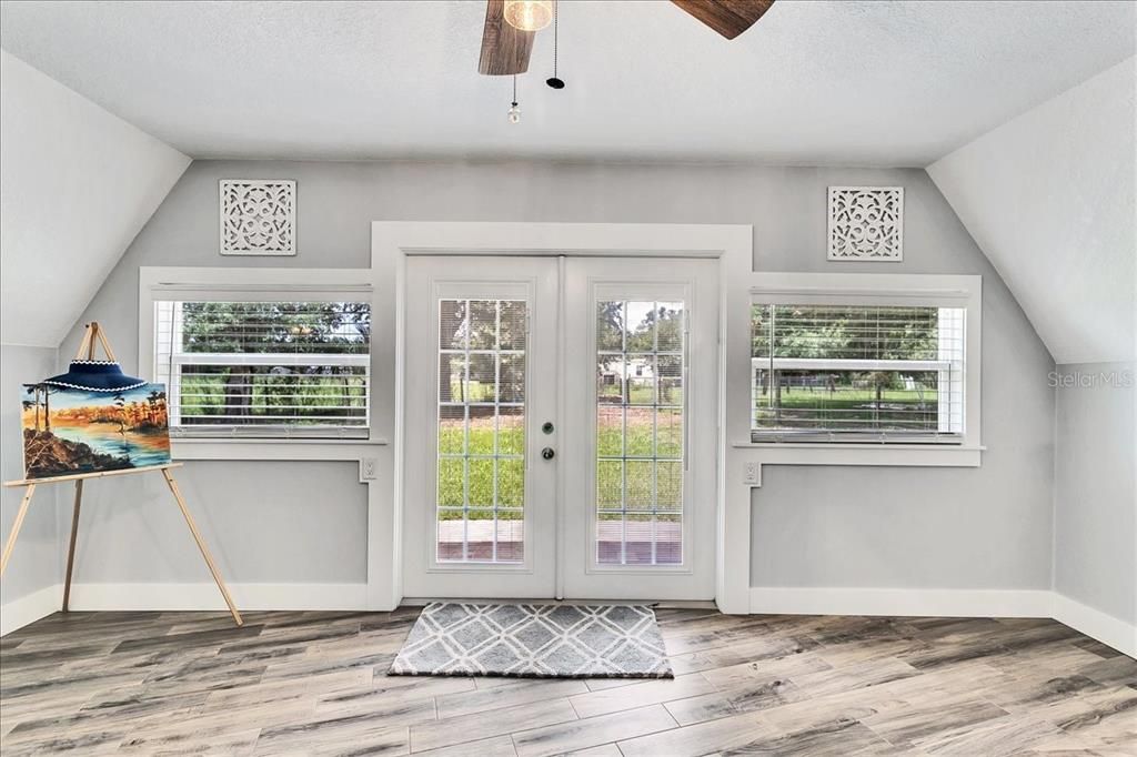 Active With Contract: $545,000 (3 beds, 3 baths, 2352 Square Feet)