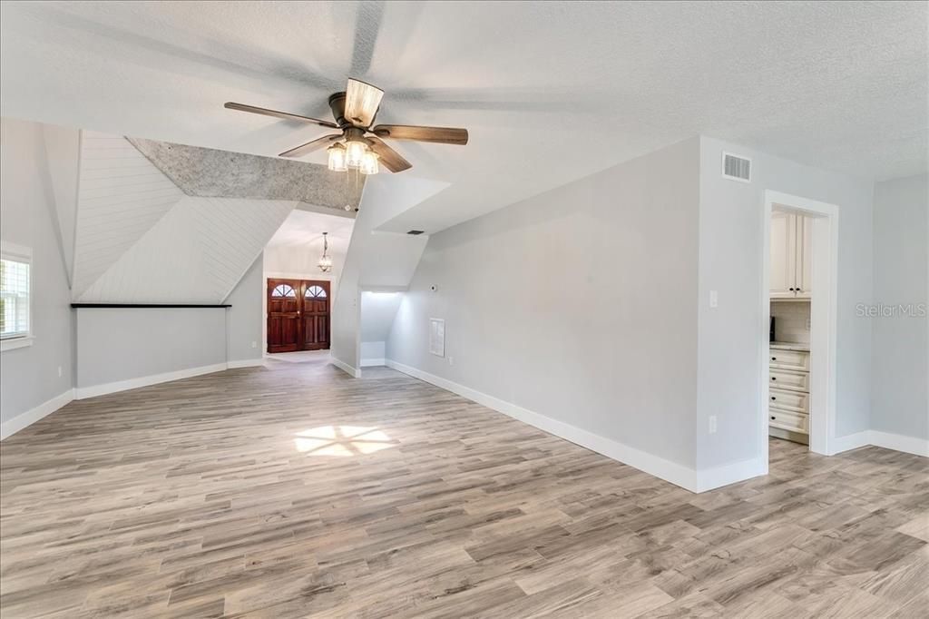 Active With Contract: $545,000 (3 beds, 3 baths, 2352 Square Feet)