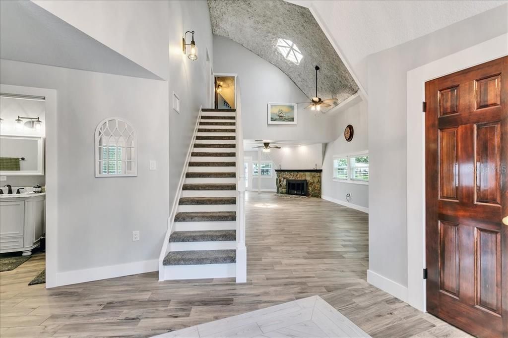 Active With Contract: $545,000 (3 beds, 3 baths, 2352 Square Feet)