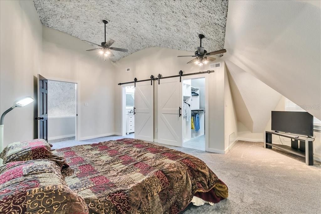 Active With Contract: $545,000 (3 beds, 3 baths, 2352 Square Feet)