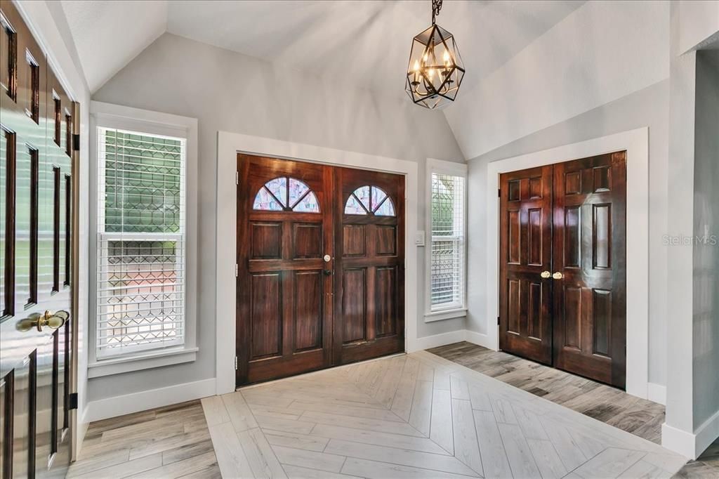Active With Contract: $545,000 (3 beds, 3 baths, 2352 Square Feet)