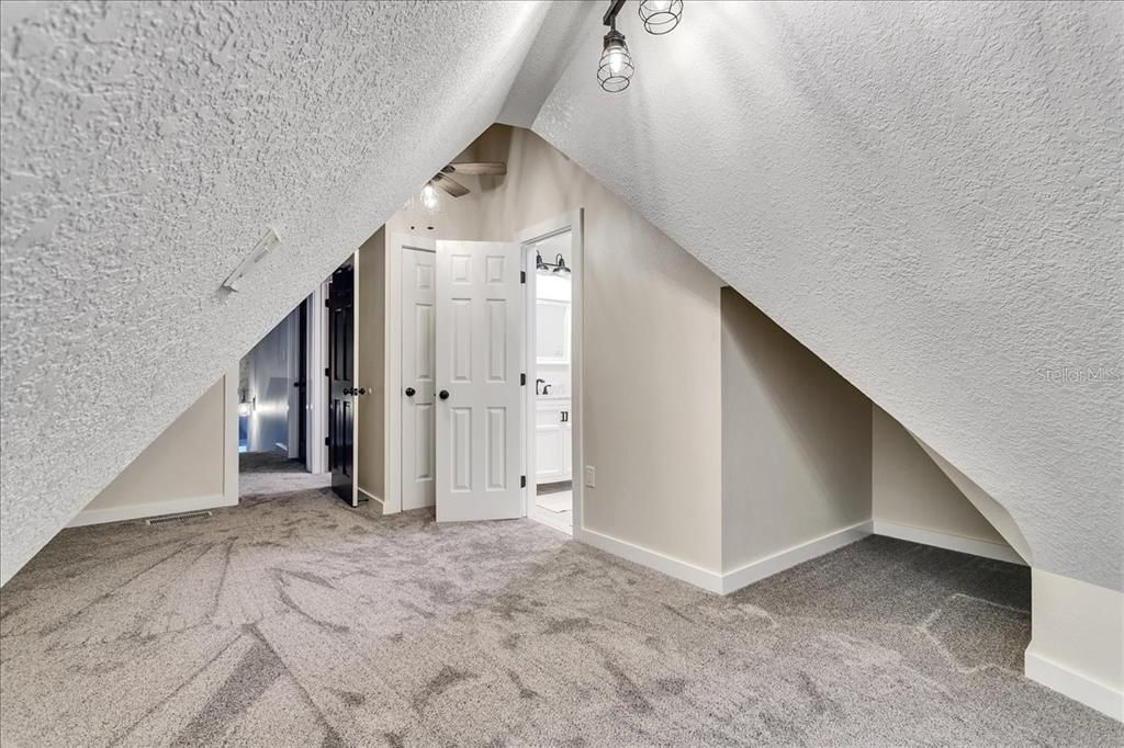 Active With Contract: $545,000 (3 beds, 3 baths, 2352 Square Feet)