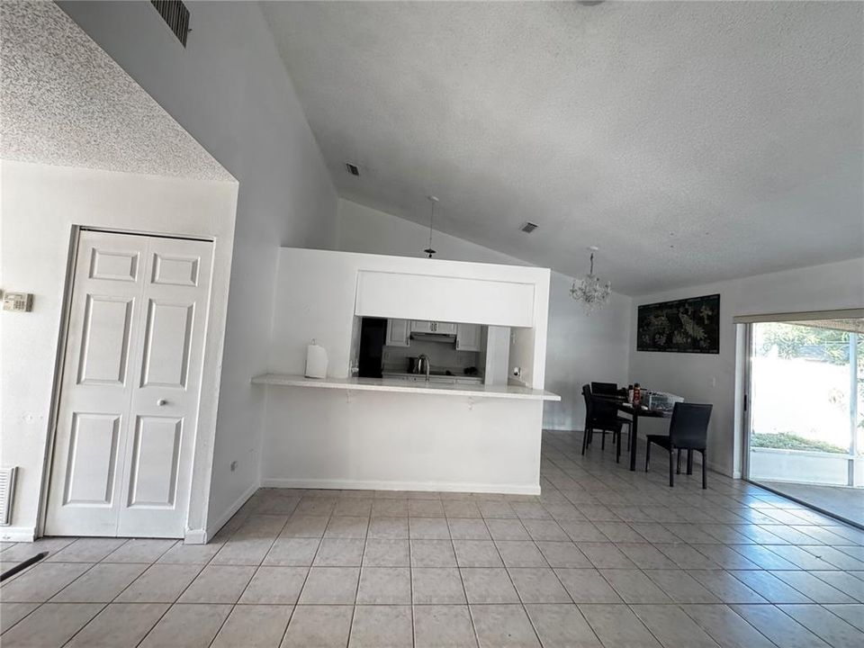 En Renta: $2,400 (3 camas, 2 baños, 1533 Pies cuadrados)