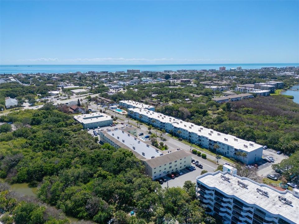 Active With Contract: $135,000 (2 beds, 2 baths, 972 Square Feet)