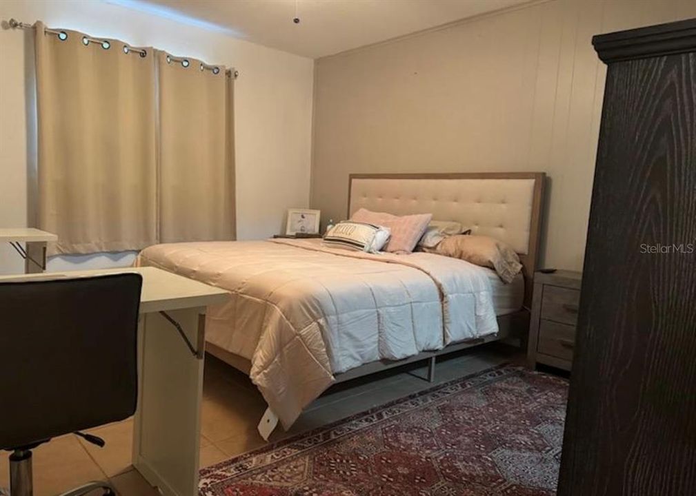 Active With Contract: $135,000 (2 beds, 2 baths, 972 Square Feet)