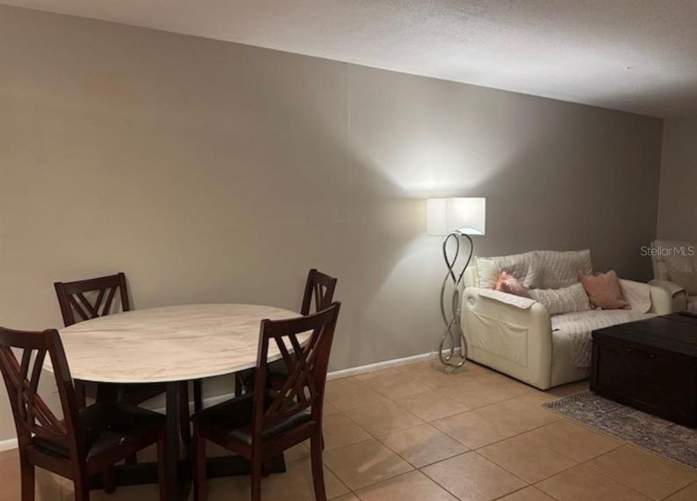 Active With Contract: $135,000 (2 beds, 2 baths, 972 Square Feet)
