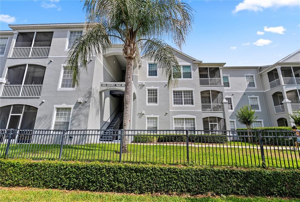 For Sale: $210,000 (3 beds, 2 baths, 1402 Square Feet)