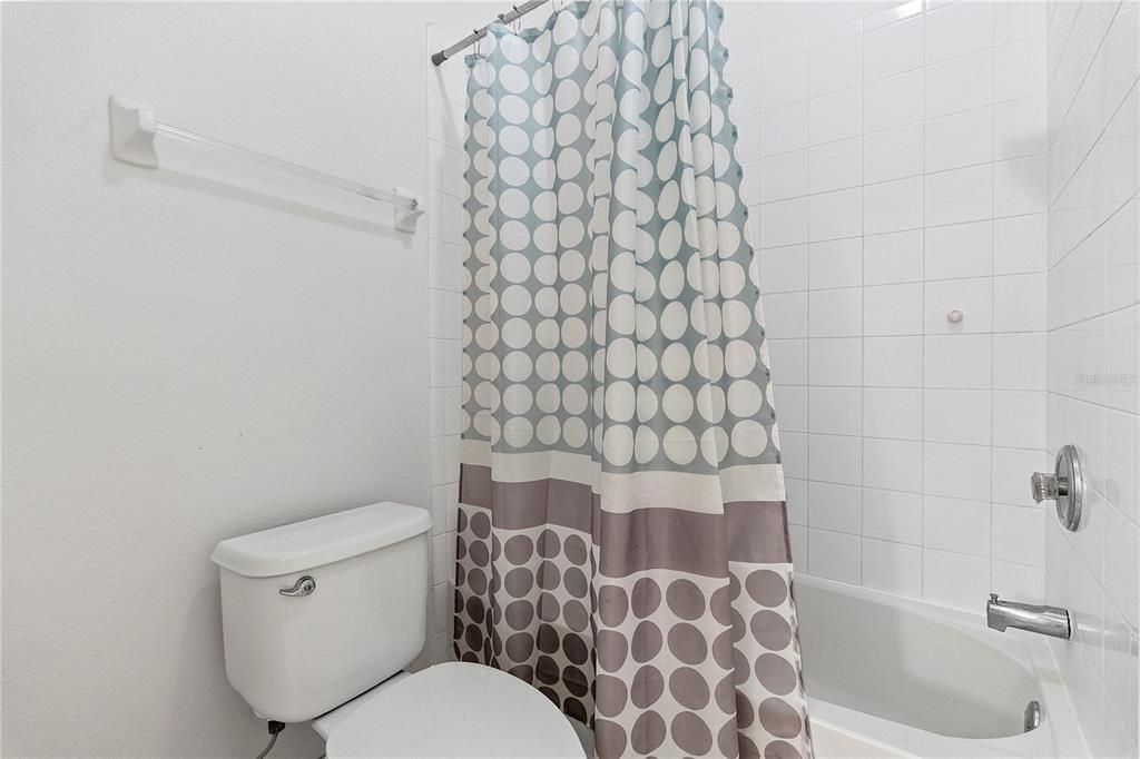 For Sale: $210,000 (3 beds, 2 baths, 1402 Square Feet)