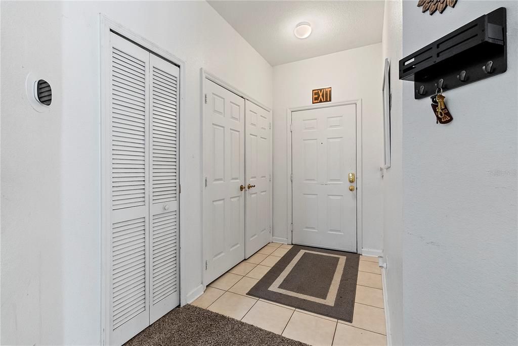 For Sale: $210,000 (3 beds, 2 baths, 1402 Square Feet)