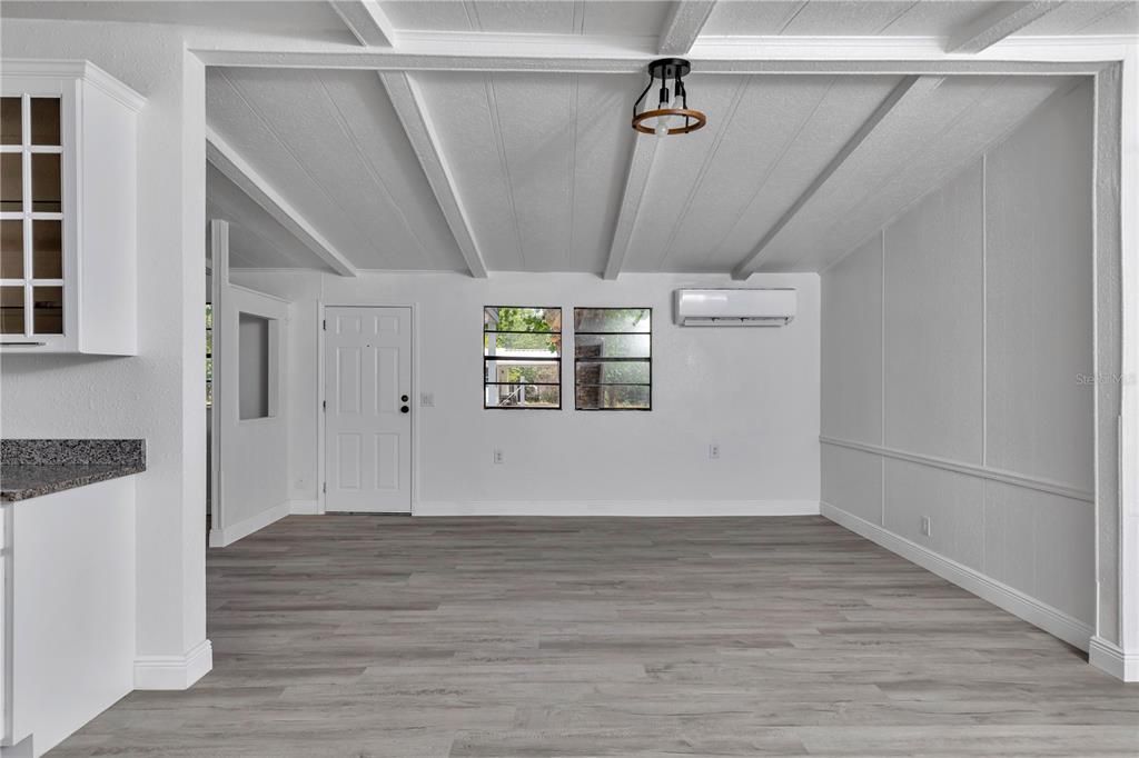 For Sale: $175,000 (3 beds, 2 baths, 1288 Square Feet)