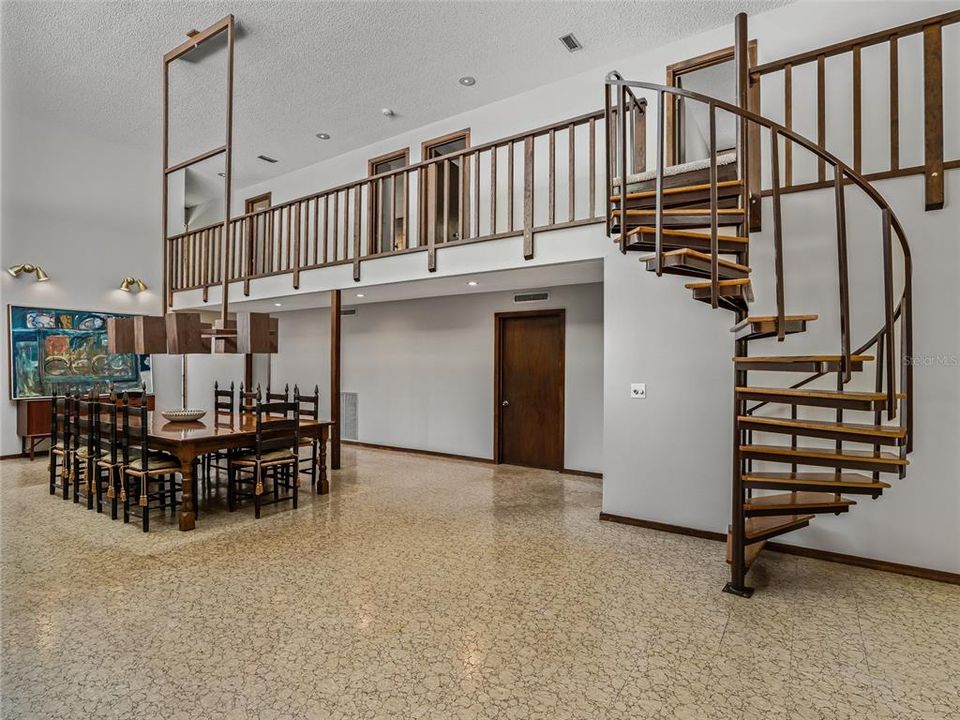 En Venta: $1,199,900 (6 camas, 3 baños, 3625 Pies cuadrados)