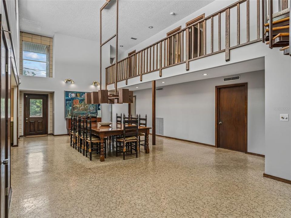 En Venta: $1,199,900 (6 camas, 3 baños, 3625 Pies cuadrados)
