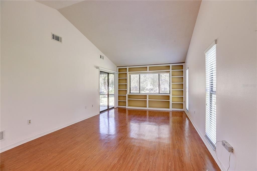 En Venta: $179,990 (2 camas, 2 baños, 1209 Pies cuadrados)