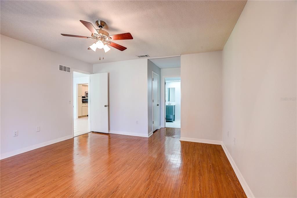 En Venta: $179,990 (2 camas, 2 baños, 1209 Pies cuadrados)