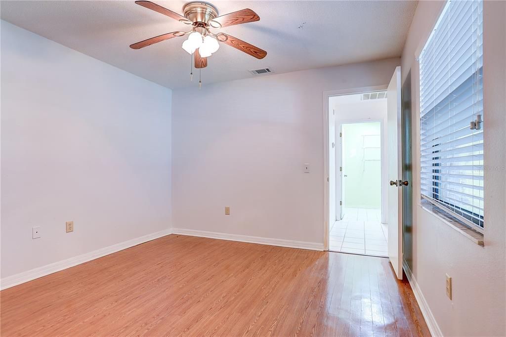 En Venta: $179,990 (2 camas, 2 baños, 1209 Pies cuadrados)