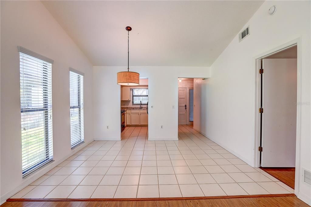 En Venta: $179,990 (2 camas, 2 baños, 1209 Pies cuadrados)