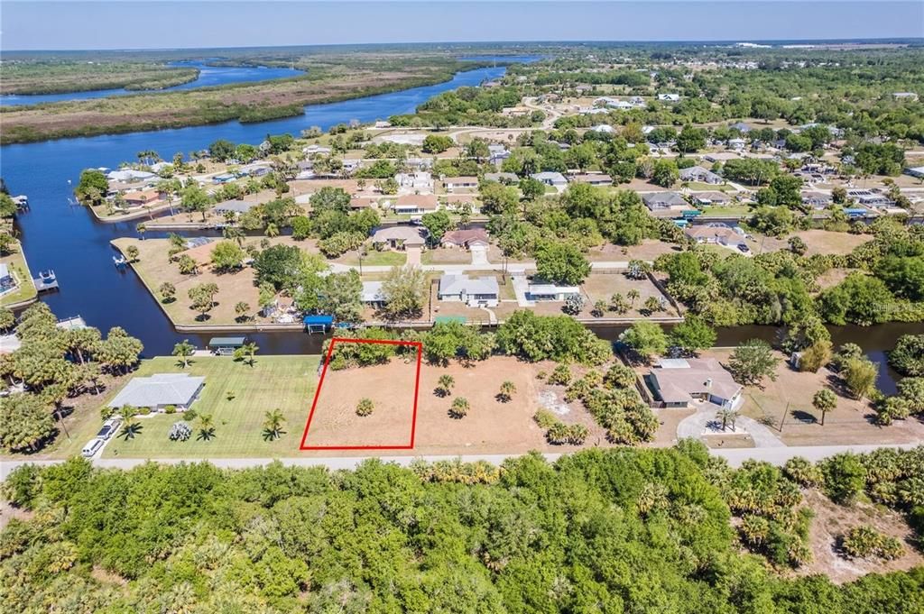 En Venta: $170,000 (0.43 acres)