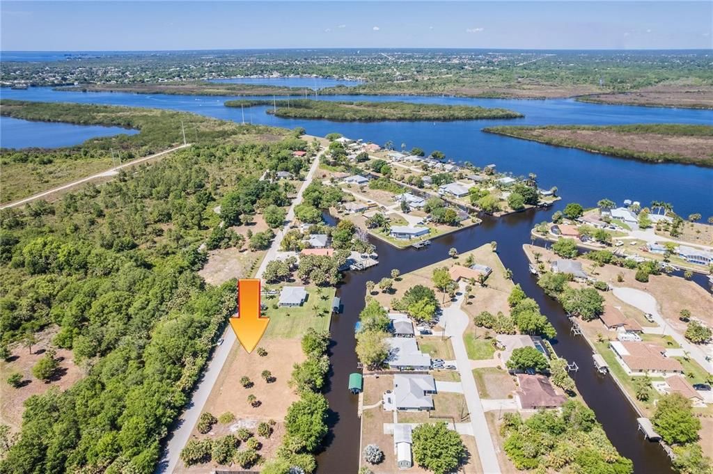 En Venta: $170,000 (0.43 acres)