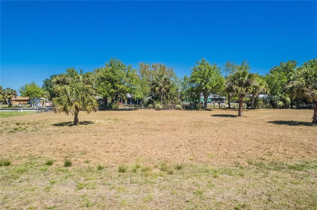 En Venta: $170,000 (0.43 acres)