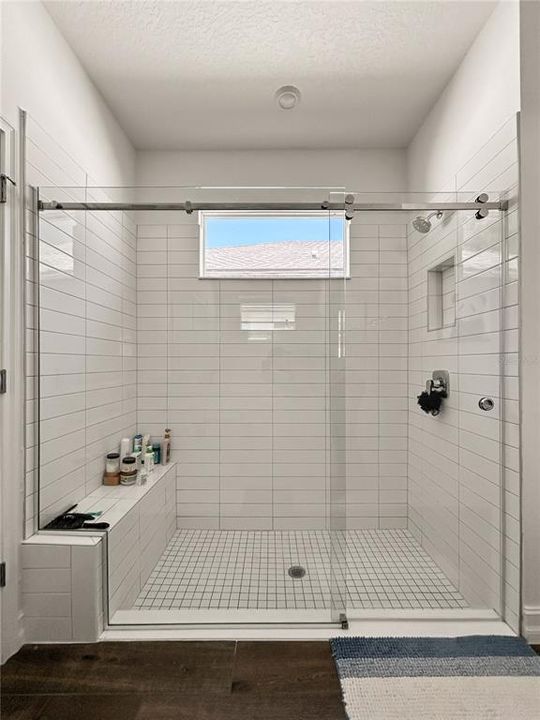 For Rent: $3,600 (3 beds, 2 baths, 1829 Square Feet)