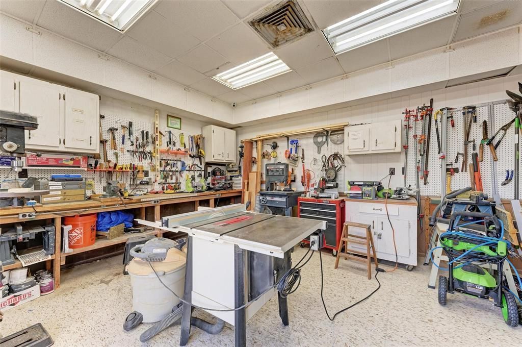 For Sale: $355,000 (2 beds, 2 baths, 1135 Square Feet)