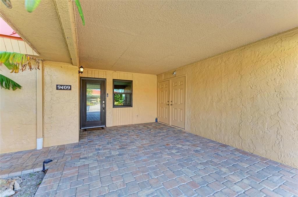 For Sale: $355,000 (2 beds, 2 baths, 1135 Square Feet)