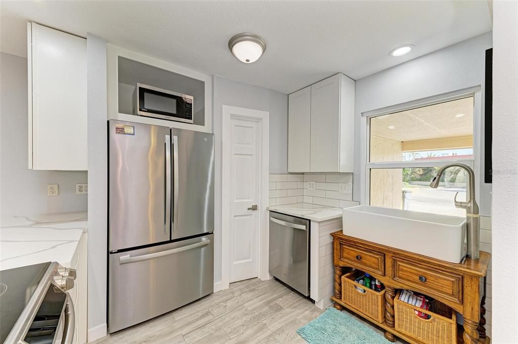For Sale: $355,000 (2 beds, 2 baths, 1135 Square Feet)