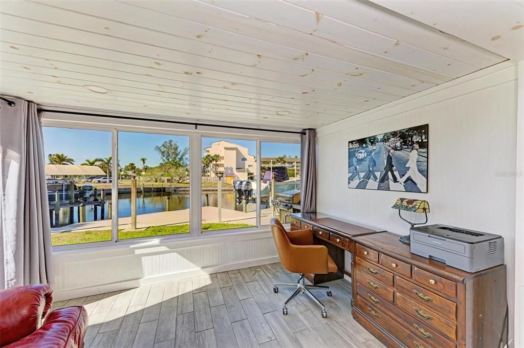 For Sale: $355,000 (2 beds, 2 baths, 1135 Square Feet)