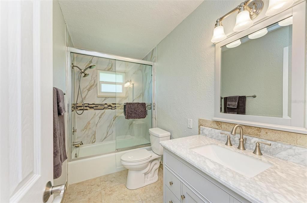 For Sale: $355,000 (2 beds, 2 baths, 1135 Square Feet)