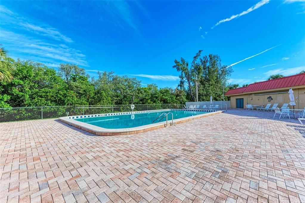 For Sale: $355,000 (2 beds, 2 baths, 1135 Square Feet)
