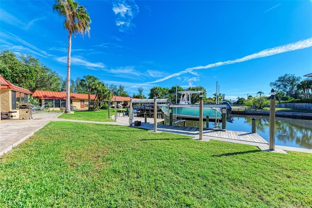 For Sale: $355,000 (2 beds, 2 baths, 1135 Square Feet)