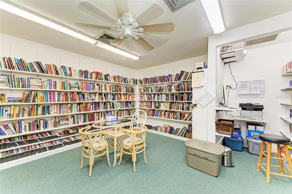 For Sale: $355,000 (2 beds, 2 baths, 1135 Square Feet)