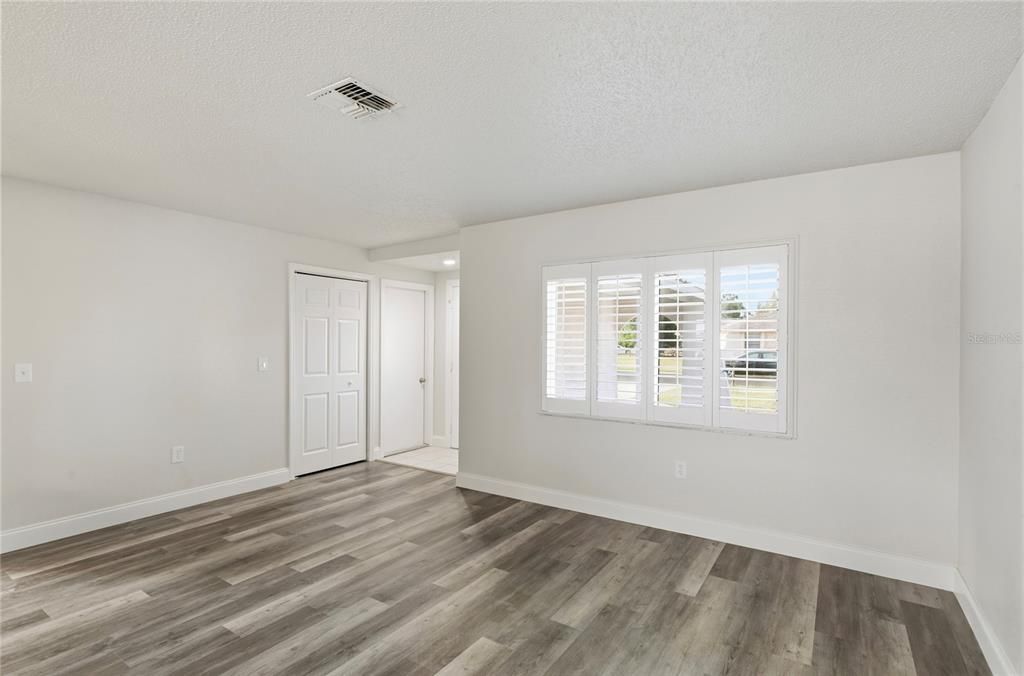For Sale: $325,000 (2 beds, 2 baths, 1108 Square Feet)