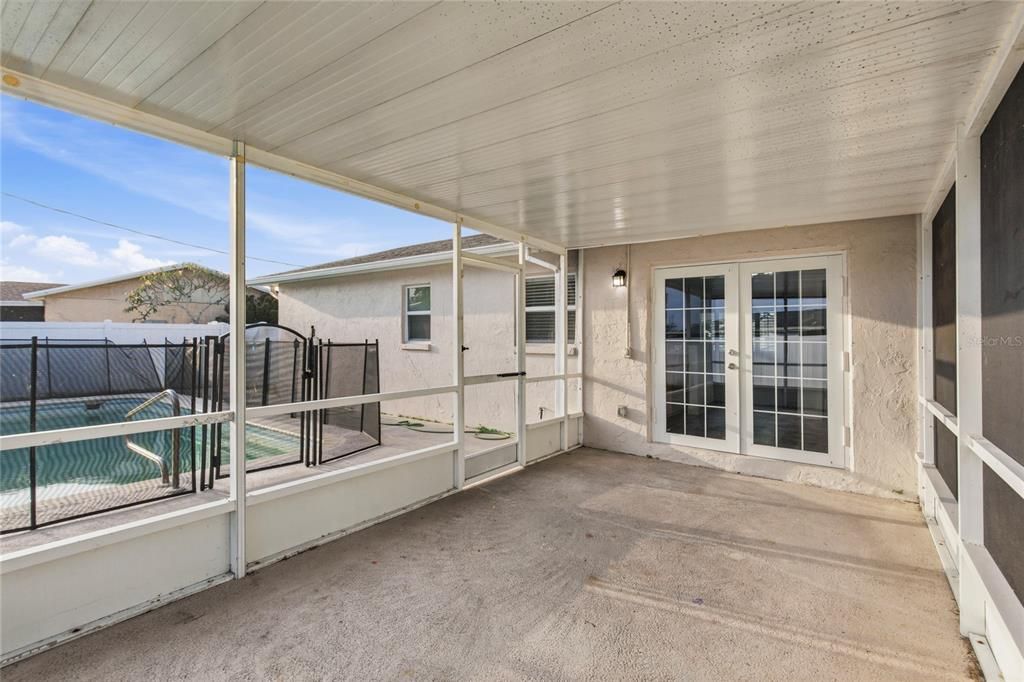For Sale: $325,000 (2 beds, 2 baths, 1108 Square Feet)