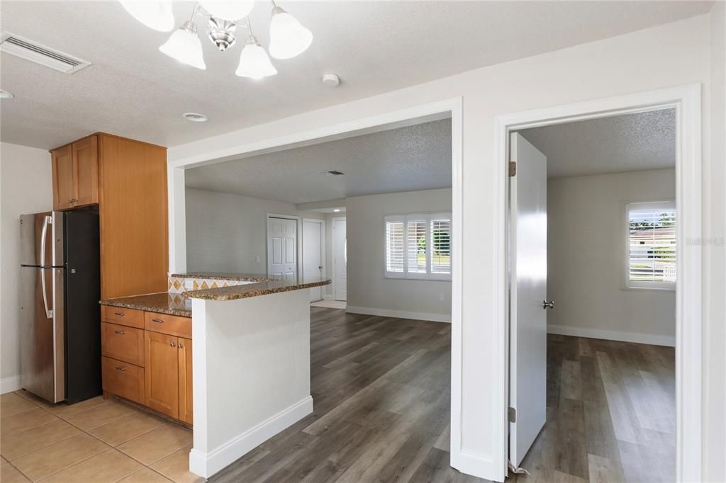 For Sale: $325,000 (2 beds, 2 baths, 1108 Square Feet)