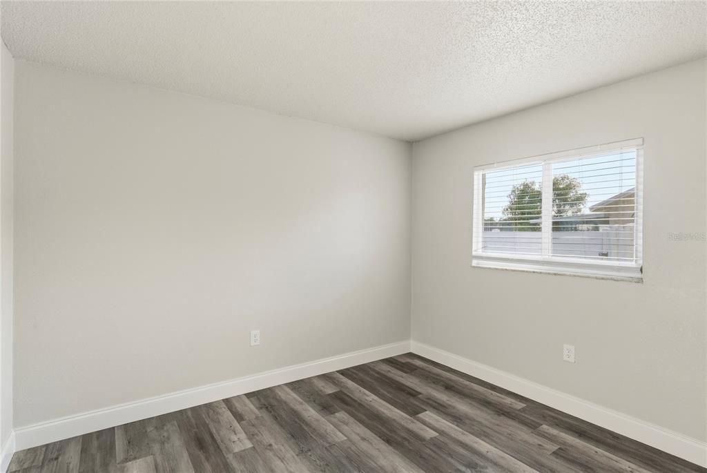 For Sale: $325,000 (2 beds, 2 baths, 1108 Square Feet)
