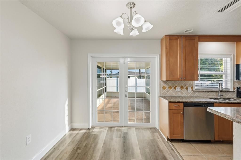 For Sale: $325,000 (2 beds, 2 baths, 1108 Square Feet)