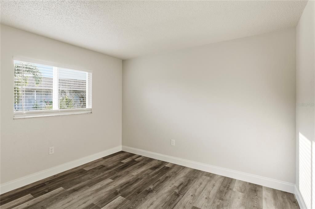For Sale: $325,000 (2 beds, 2 baths, 1108 Square Feet)