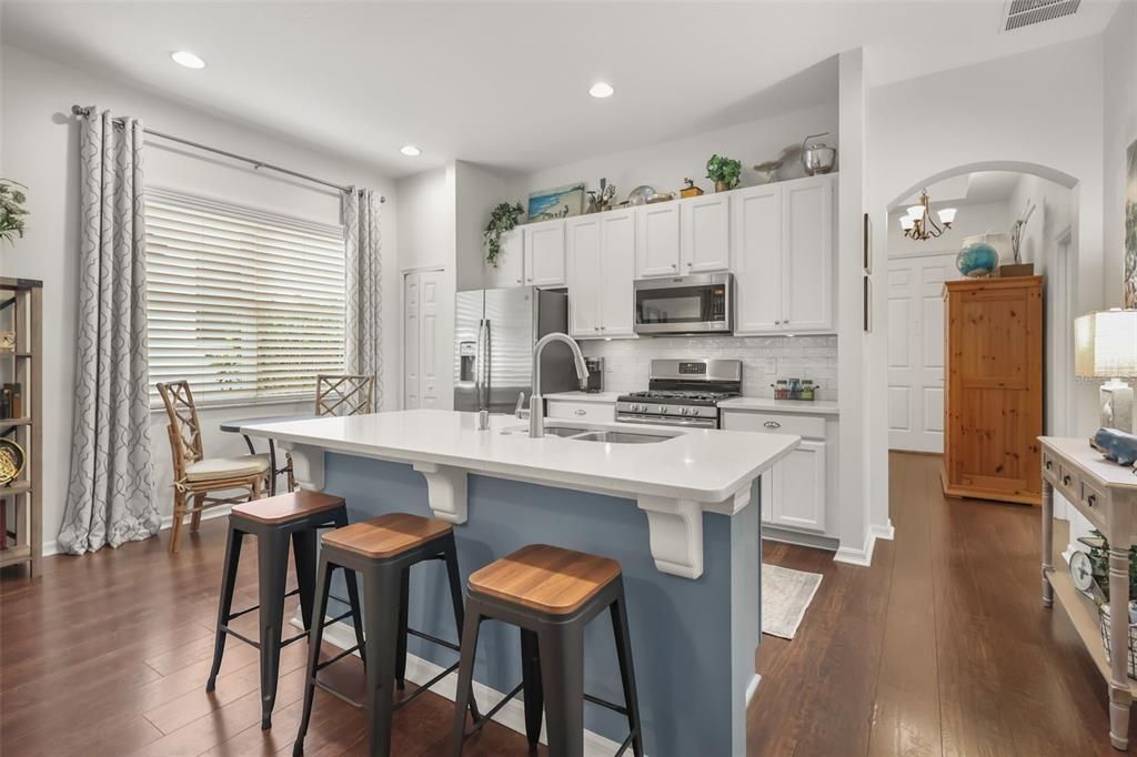 Activo con contrato: $499,900 (3 camas, 2 baños, 1700 Pies cuadrados)