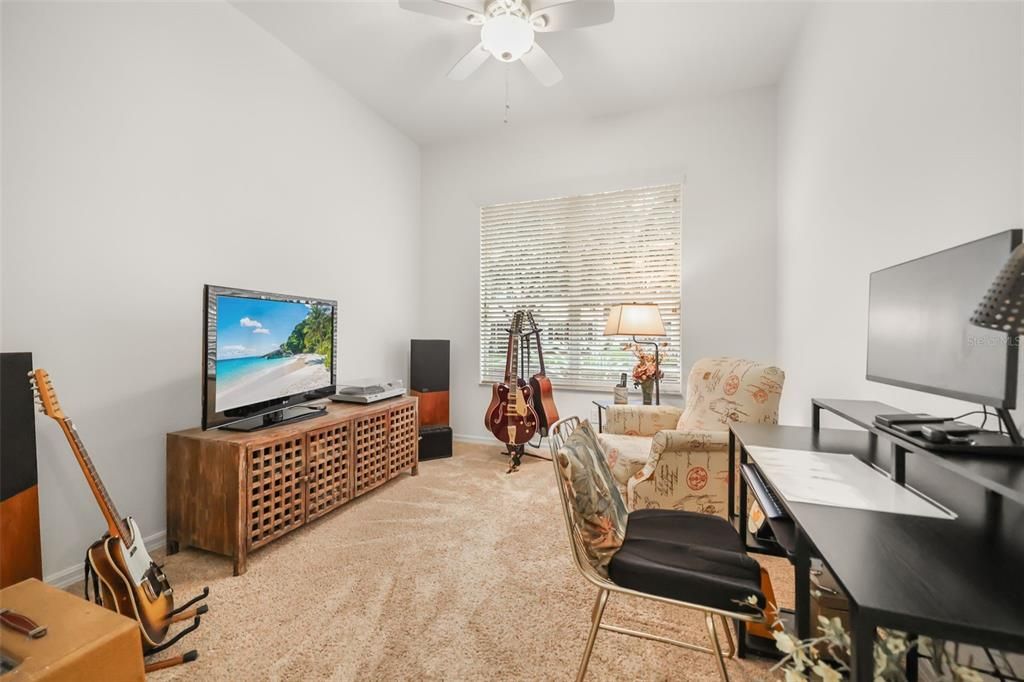 Activo con contrato: $499,900 (3 camas, 2 baños, 1700 Pies cuadrados)