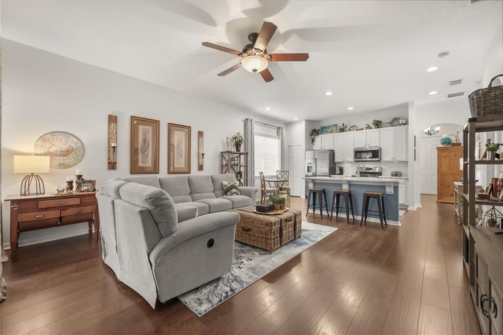 Activo con contrato: $499,900 (3 camas, 2 baños, 1700 Pies cuadrados)