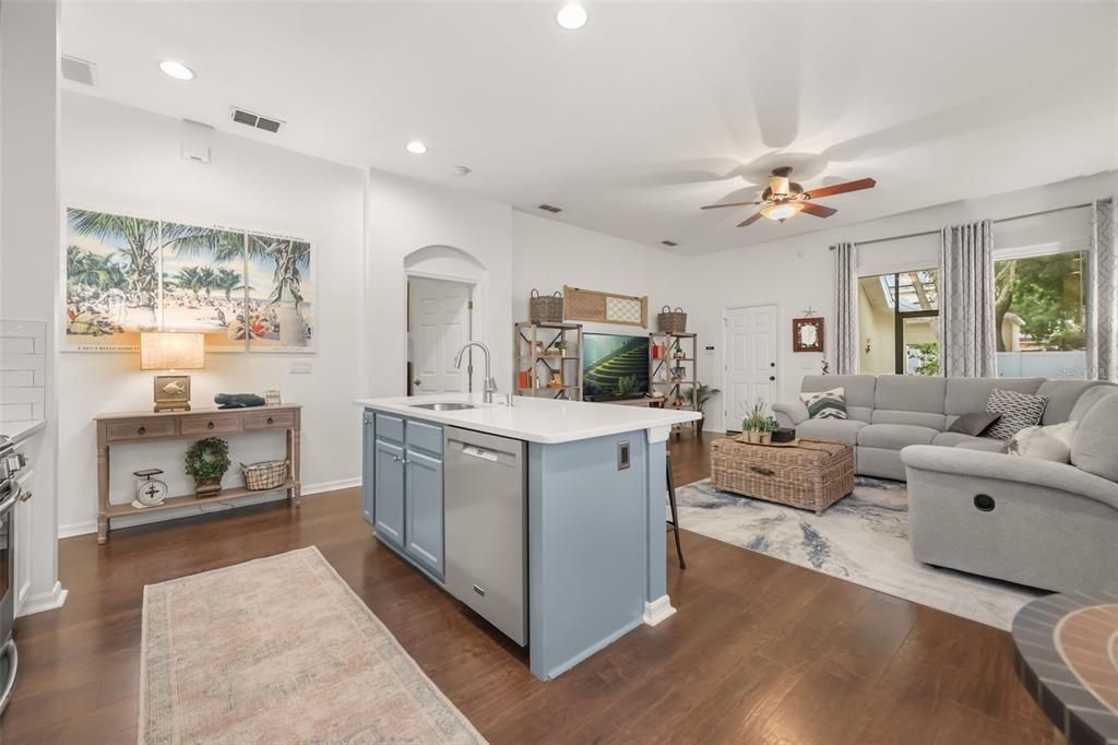 Activo con contrato: $499,900 (3 camas, 2 baños, 1700 Pies cuadrados)