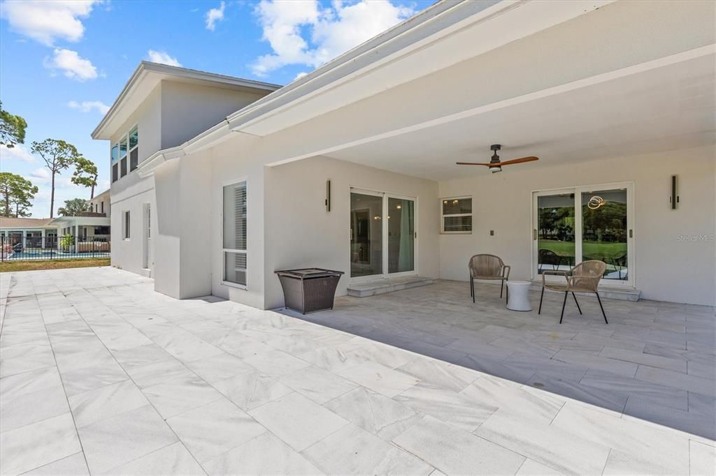 En Venta: $1,135,000 (4 camas, 3 baños, 3106 Pies cuadrados)