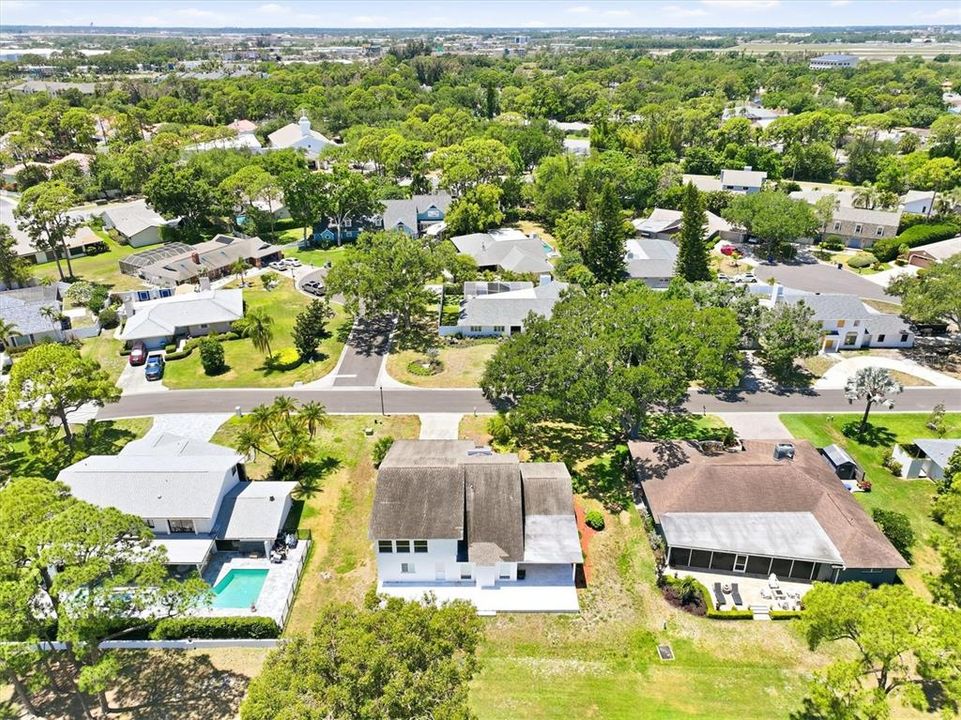 En Venta: $1,135,000 (4 camas, 3 baños, 3106 Pies cuadrados)
